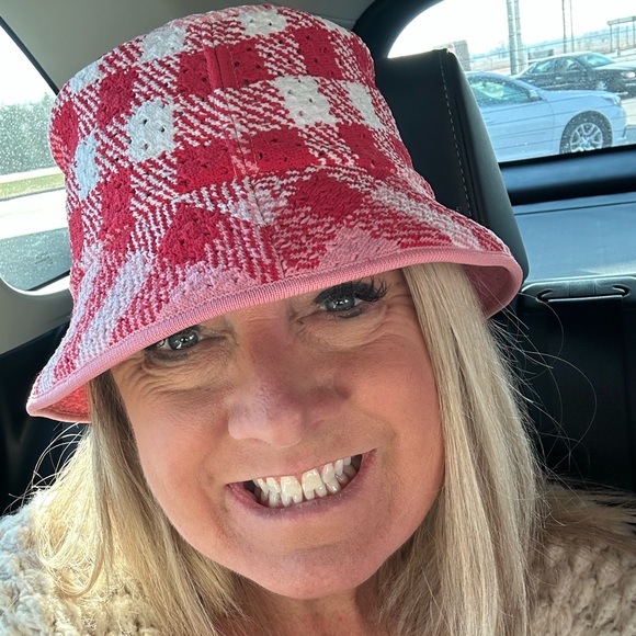 Burberry Check
Pattern Bucket Hat - Picture 2 of 2